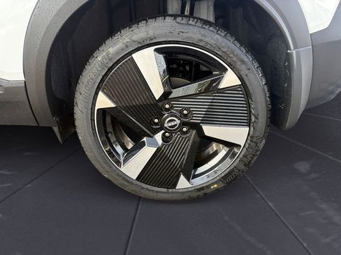 New 2026 Nissan Kicks SR w/ Cold Weather Package image 13