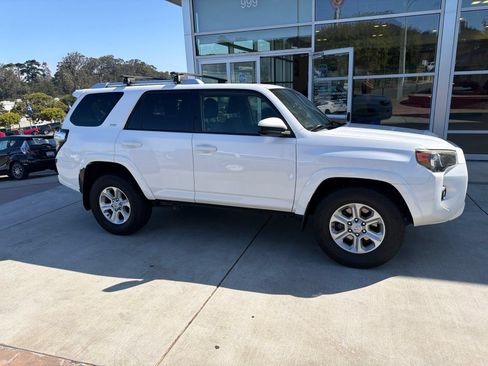 Used 2016 Toyota 4Runner SR5 RWD image 9