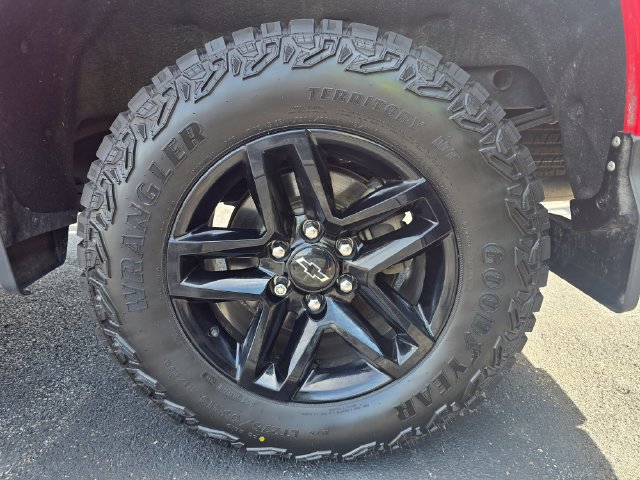 Used 2020 Chevrolet Silverado 1500 LT Trail Boss AWD/4WD image 13