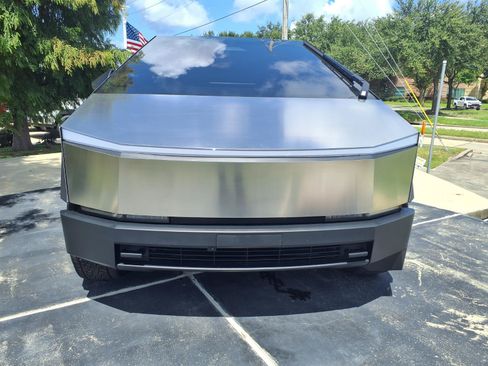 Used 2024 Tesla Cybertruck Cyberbeast AWD/4WD image 5
