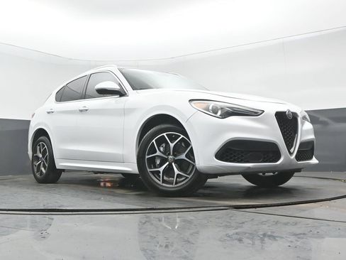 Used 2021 Alfa Romeo Stelvio Ti image 26