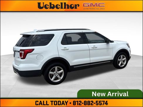 Used 2017 Ford Explorer XLT AWD/4WD image 5