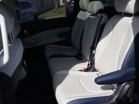 New 2026 Kia Carnival SX image 12