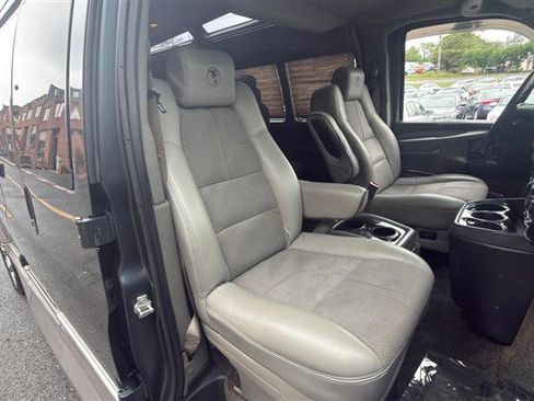 Used 2015 Chevrolet Express 2500 Extended RWD image 16