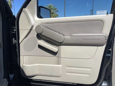 Used 2007 Ford Explorer Sport Trac XLT image 14