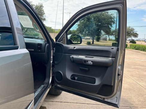 Used 2009 Chevrolet Silverado 1500 LT w/ Texas Edition image 12