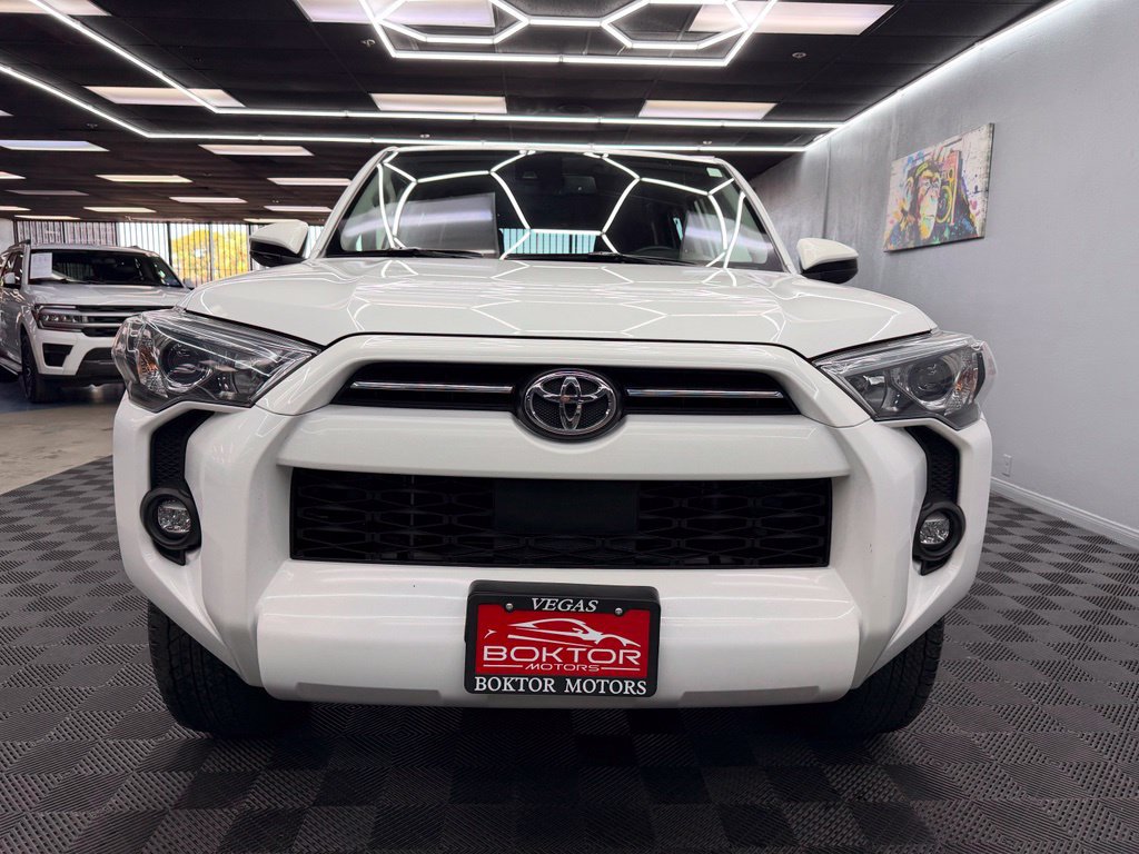 Used 2024 Toyota 4Runner SR5 AWD/4WD image 3
