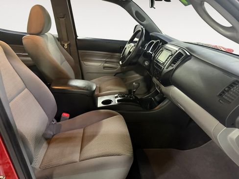 Used 2014 Toyota Tacoma 2WD Double Cab image 22