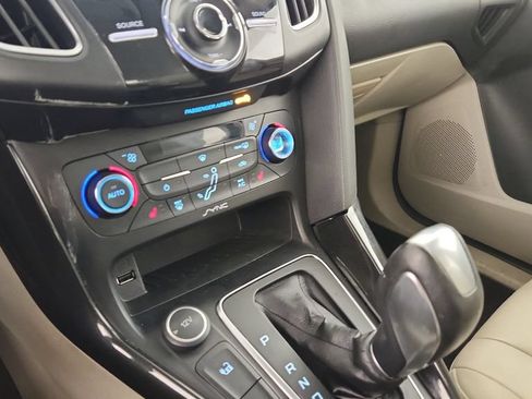 Used 2017 Ford Focus Electric Hatchback FWD image 17
