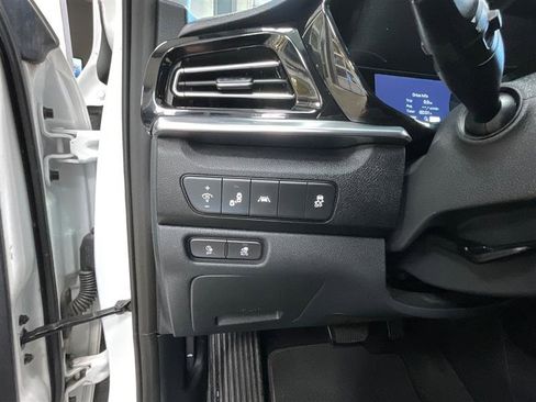 Used 2022 Kia Niro EX w/ Cold Weather Package image 19