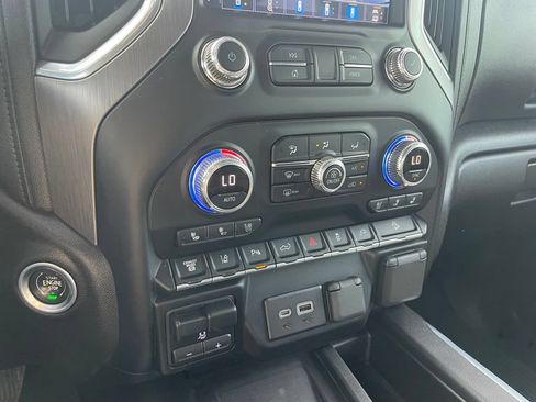 Used 2022 GMC Sierra 2500 Denali AWD/4WD image 17