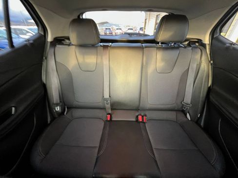 Used 2025 Buick Encore GX Preferred FWD image 36
