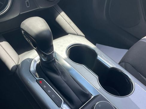 Used 2025 Chevrolet Blazer LT image 9