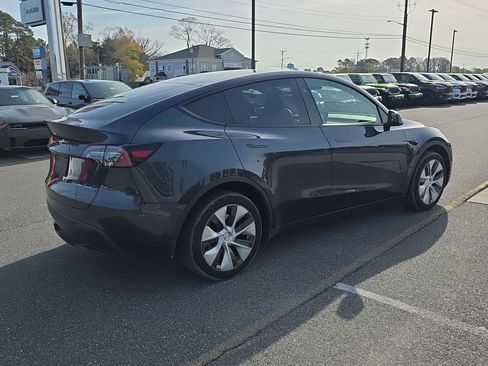 Used 2024 Tesla Model Y Long Range image 4