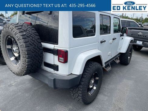 Used 2016 Jeep Wrangler Unlimited Rubicon w/ Connectivity Group AWD/4WD image 4