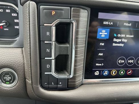 Used 2021 GMC Yukon Denali w/ Denali Premium Package RWD image 24