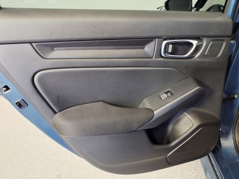 Used 2025 Honda Civic Sport image 10