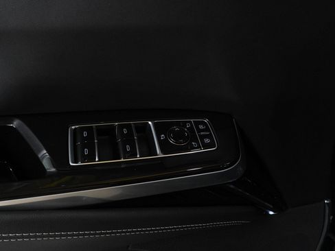 Used 2026 Cadillac Escalade Platinum Sport AWD/4WD image 22