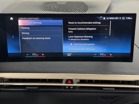 Used 2023 BMW iX xDrive50 w/ Sport Package image 31