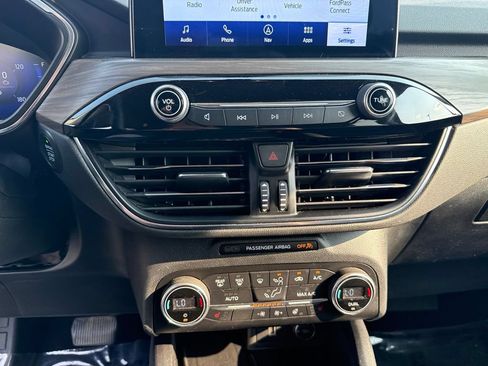 Used 2020 Ford Escape Titanium AWD/4WD image 24