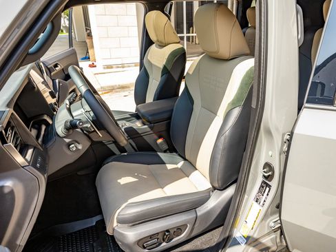Used 2026 Lexus GX 550 AWD/4WD image 30