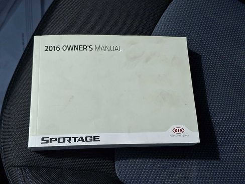 Used 2016 Kia Sportage LX image 30