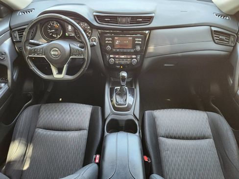 Used 2017 Nissan Rogue SV FWD image 25