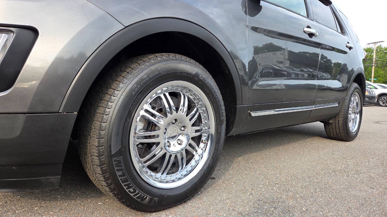 Used 2017 Ford Explorer Limited AWD/4WD image 7