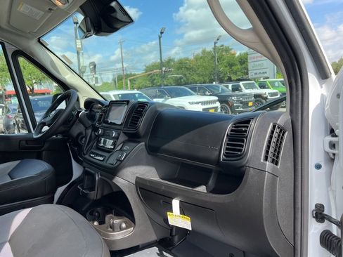 Used 2026 RAM ProMaster 2500 w/ Safety Group FWD image 11