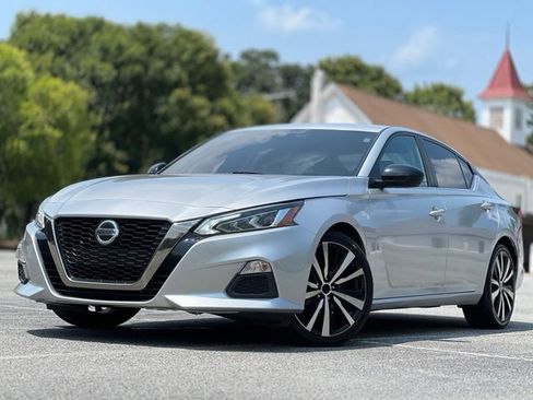 Used 2021 Nissan Altima 2.5 SR FWD image 1