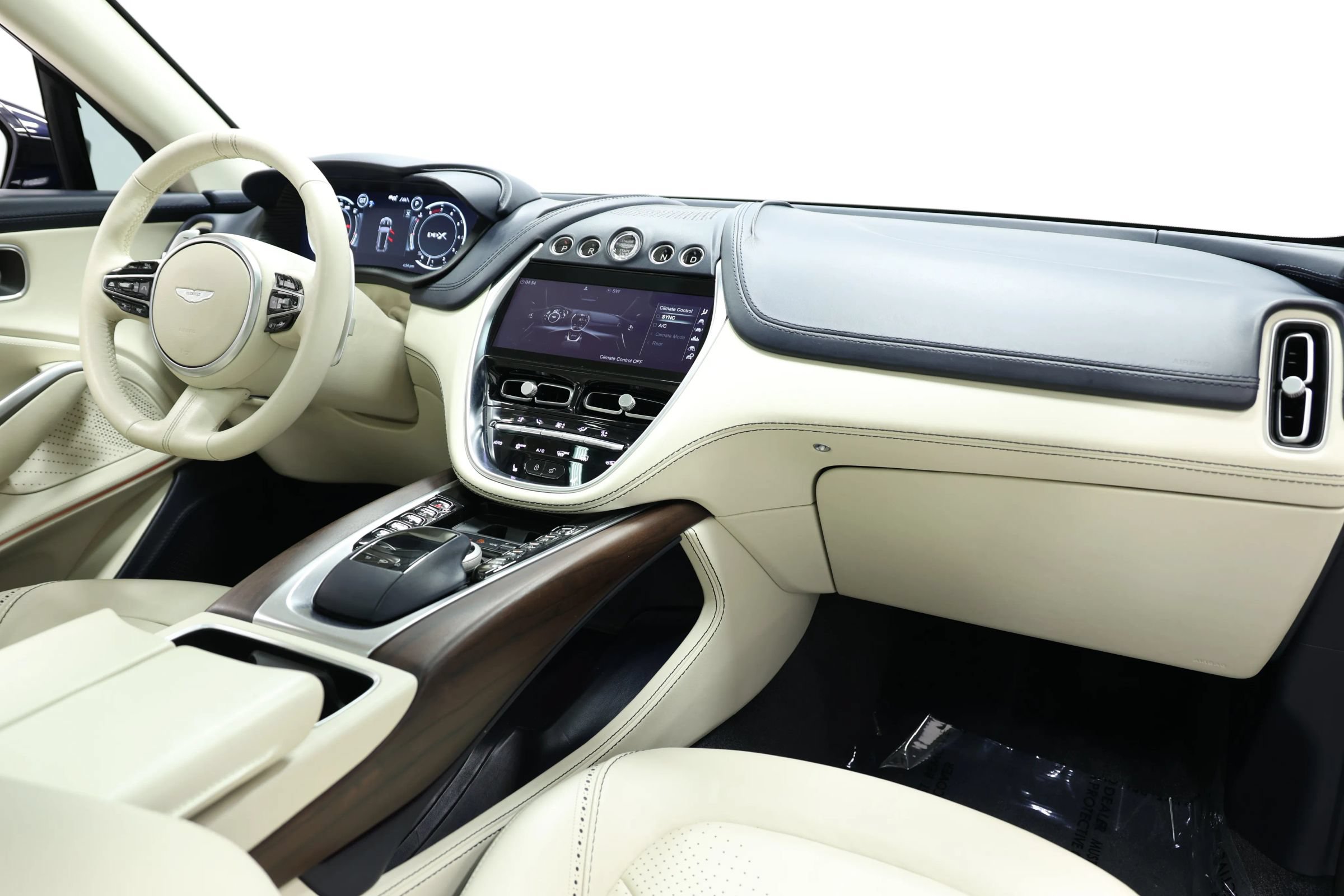 Used 2021 Aston Martin DBX AWD/4WD image 85