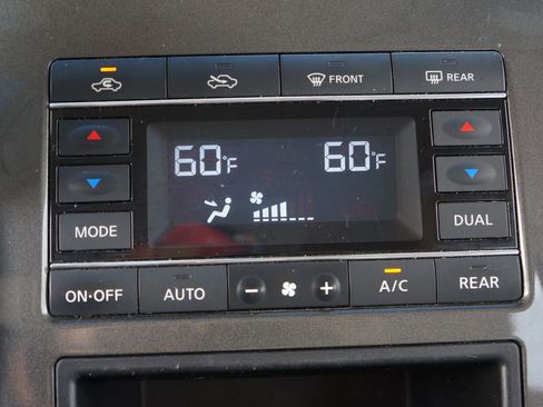 Used 2016 Nissan Quest SV image 38