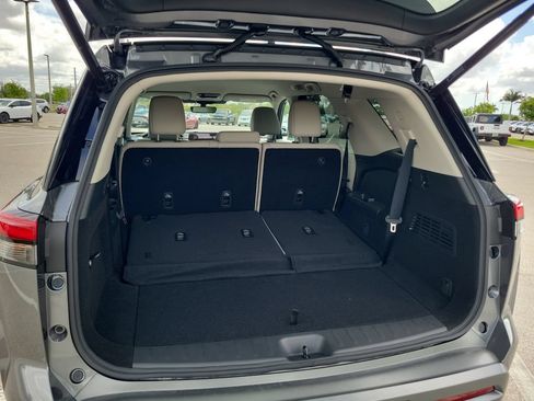 New 2026 Nissan Pathfinder SL FWD image 6