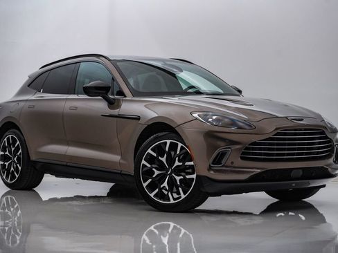 Used 2023 Aston Martin DBX AWD/4WD image 1