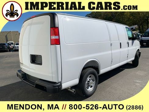 New 2025 Chevrolet Express 2500 Extended RWD image 11