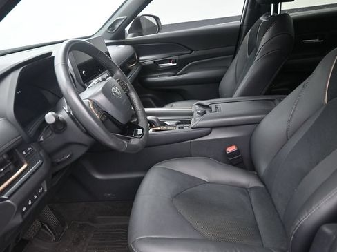 Used 2024 Toyota Grand Highlander AWD Hybrid image 12