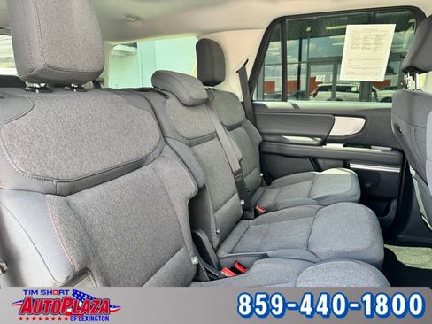 Used 2025 Ford Expedition Active AWD/4WD image 42
