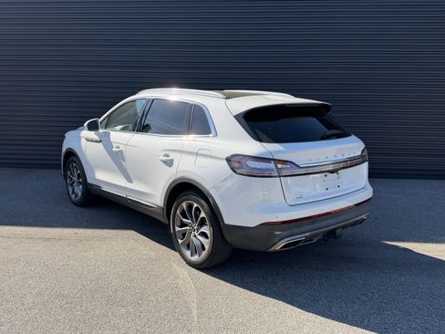 Used 2022 Lincoln Nautilus Reserve w/ Luxury Package image 3