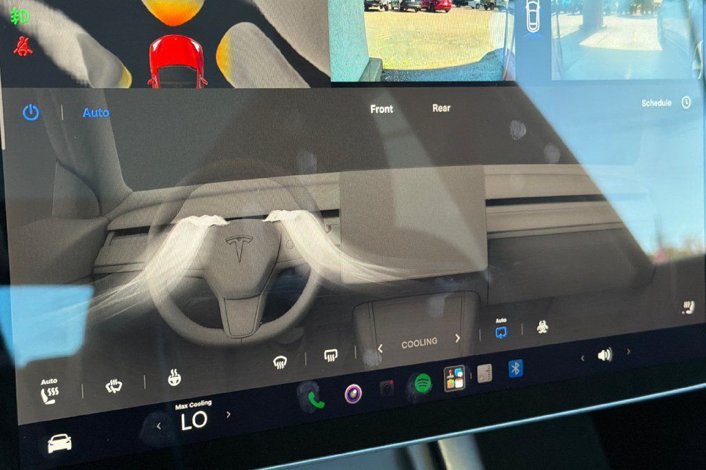 Used 2024 Tesla Model Y Long Range AWD/4WD image 19