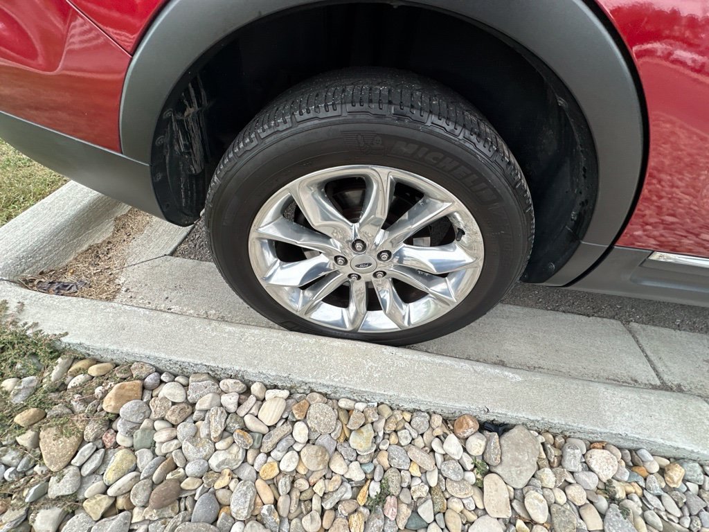 Used 2014 Ford Explorer Limited w/ Equipment Group 301A AWD/4WD image 12