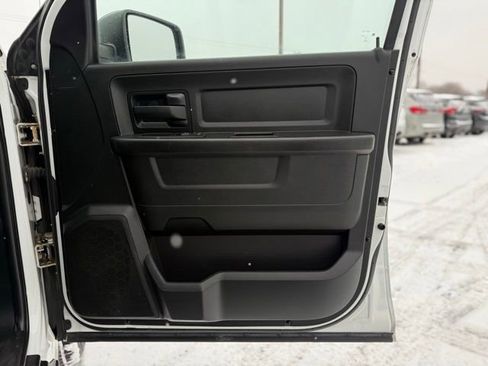 Used 2016 RAM 1500 ST w/ SXT Appearance Group image 16