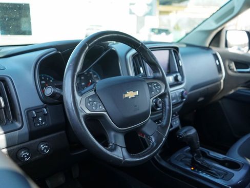 Used 2019 Chevrolet Colorado Z71 w/ Z71 Midnight Edition image 7