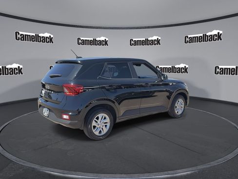 Used 2023 Hyundai Venue SE FWD image 7