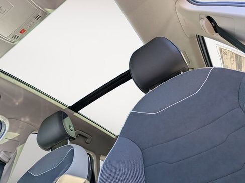 New 2026 Volkswagen Taos SE image 24