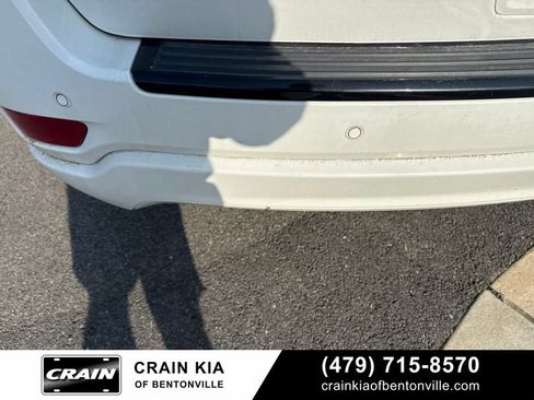 Used 2018 Jeep Grand Cherokee Altitude AWD/4WD image 13