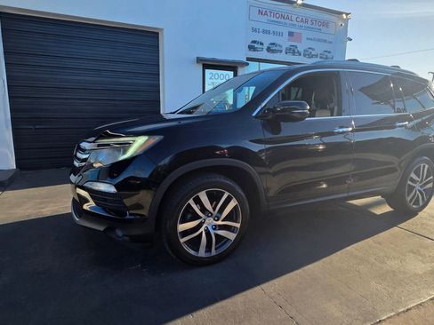 Used 2017 Honda Pilot Elite image 4