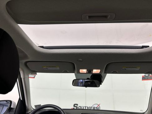 Used 2026 Hyundai Venue SEL FWD image 19