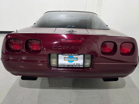 Used 1993 Chevrolet Corvette Coupe image 17