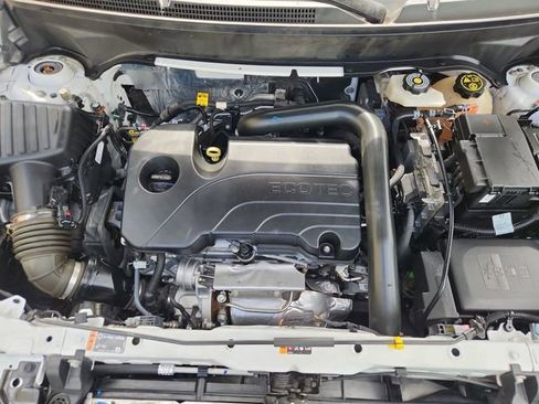 Used 2023 Chevrolet Equinox LS image 28