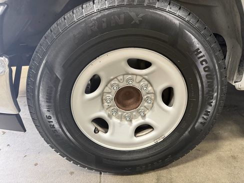 Used 2020 Chevrolet Express 3500 LT w/ LT Preferred Equipment Group image 8